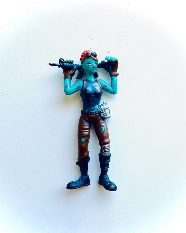 ¡Diminuta, Compacta y Bien hecha figura Fortnite!
