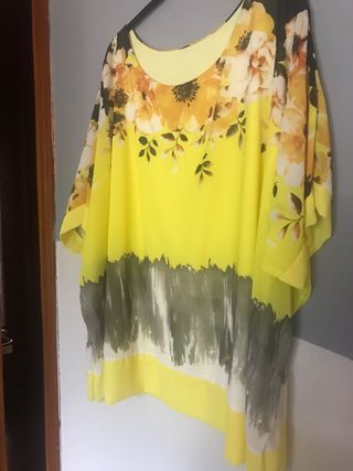 Casacca gialla con fiori