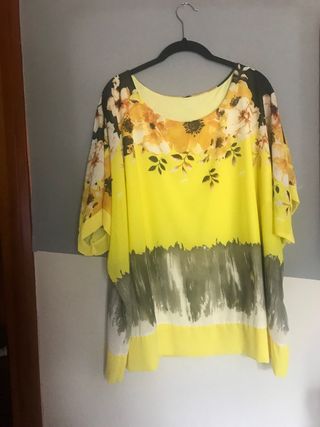 Casacca gialla con fiori