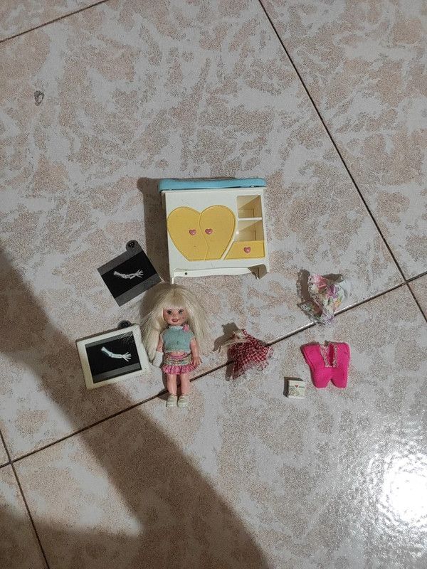 Barbie 2005 Kelly Check-Up Time X-Ray Cast Mattel