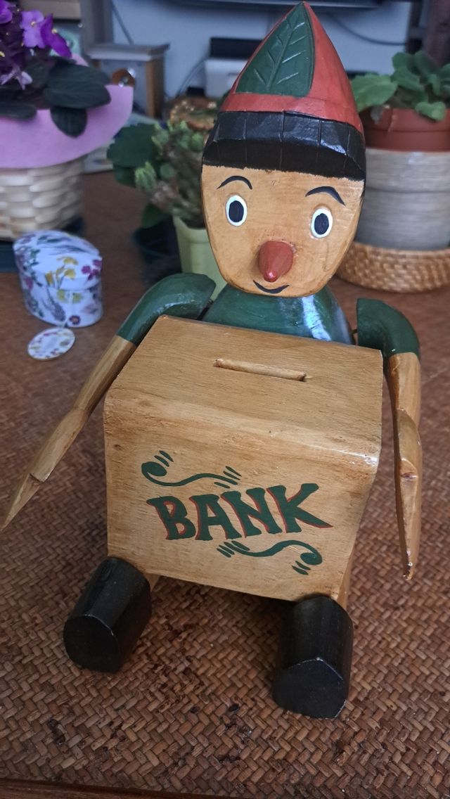 Salvadanaio in legno Pinocchio