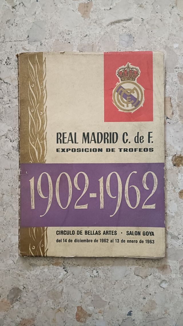 Libro Real Madrid exposición de trofeos