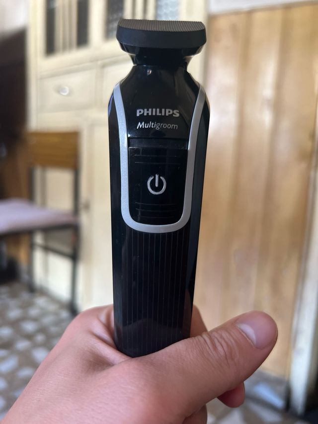 Maquinilla de afeitar Philips multigroom