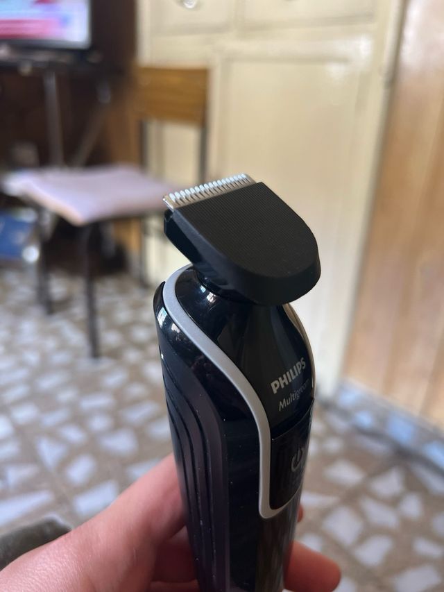 Maquinilla de afeitar Philips multigroom