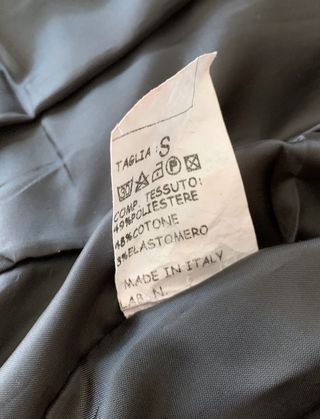 Giacca blazer corta nera gessata