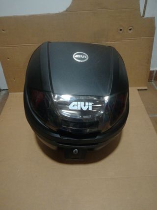 baúl givi
