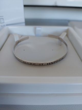 Pulsera rígida Lotus. Plata 925