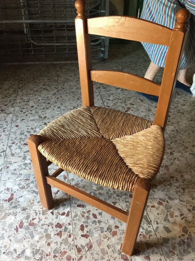 Sillas varias antiguas