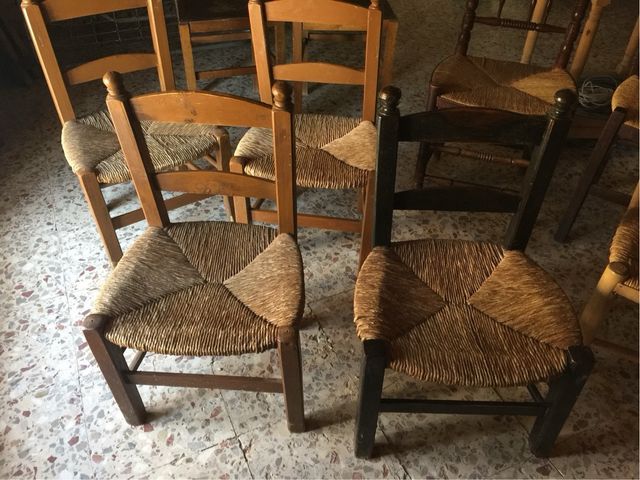 Sillas varias antiguas