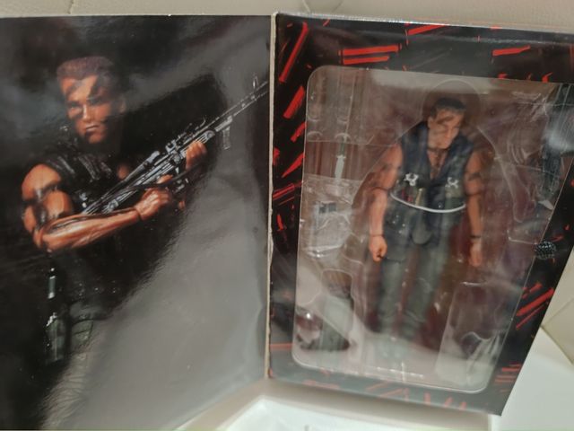 COMANDO ARNOLD SWARSENAGUER.30 ANIVERSARIO