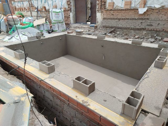 SERVICIOS GUNITADO PISCINAS