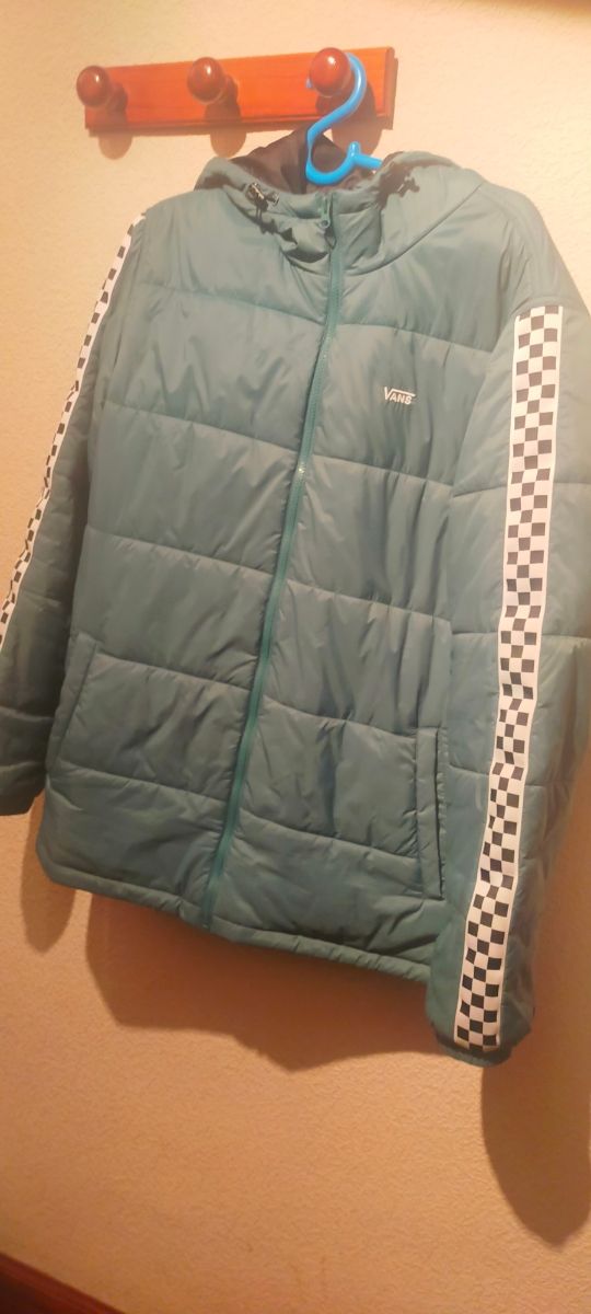 Chamarra de hombre. VANS. Talla L