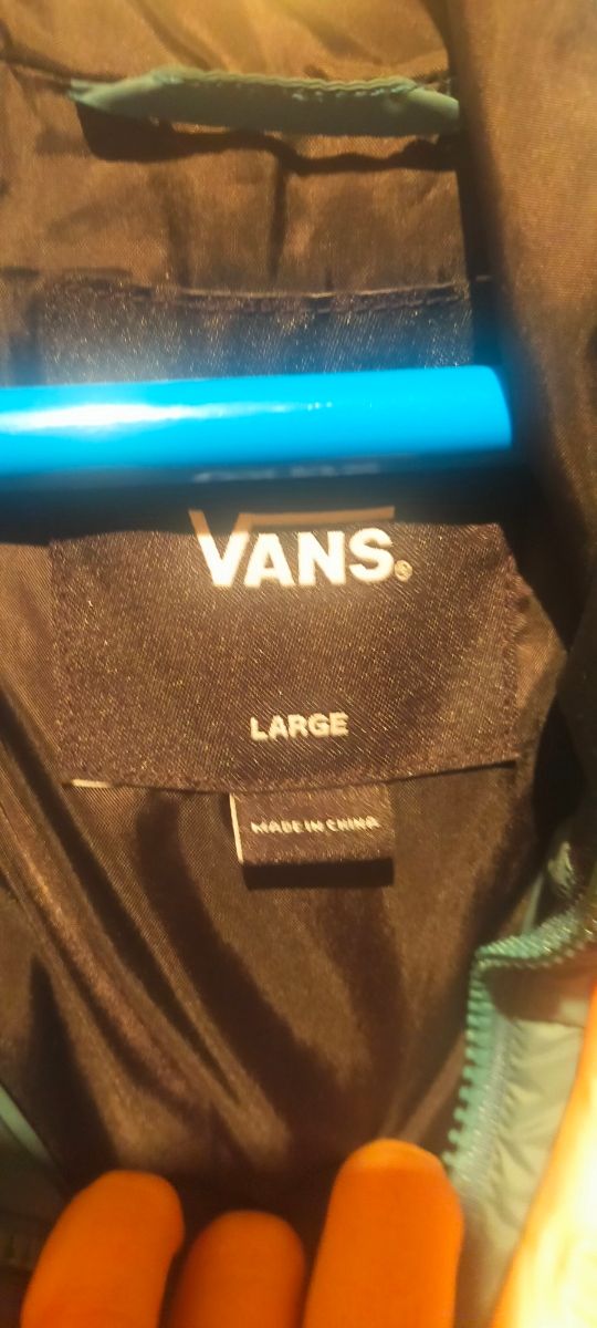 Chamarra de hombre. VANS. Talla L