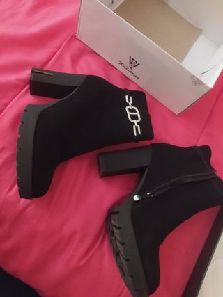 stivaletti tacchi eleganti