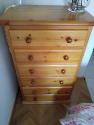 Dos mesillas y una comoda