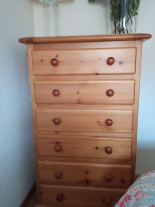 Dos mesillas y una comoda