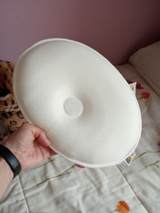 Cojín antiplagiocefalia bebés. Mimos, con funda.