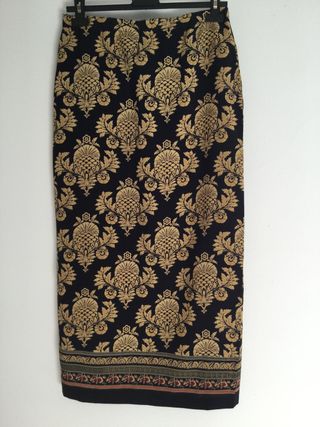 Falda estampada elegante.