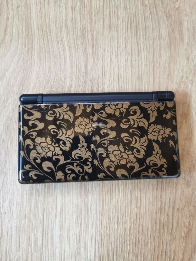 Nintendo DS Lite con 4 juegos y cargador original