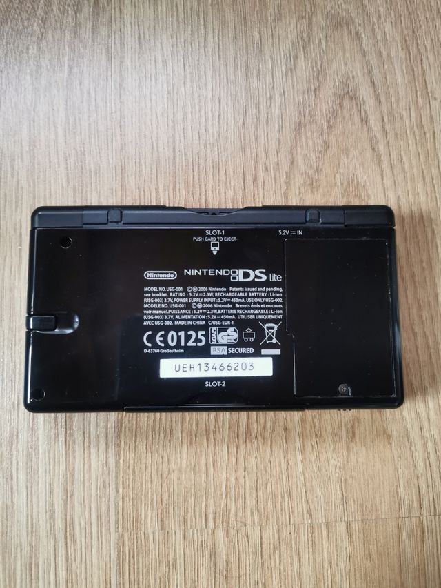 Nintendo DS Lite con 4 juegos y cargador original