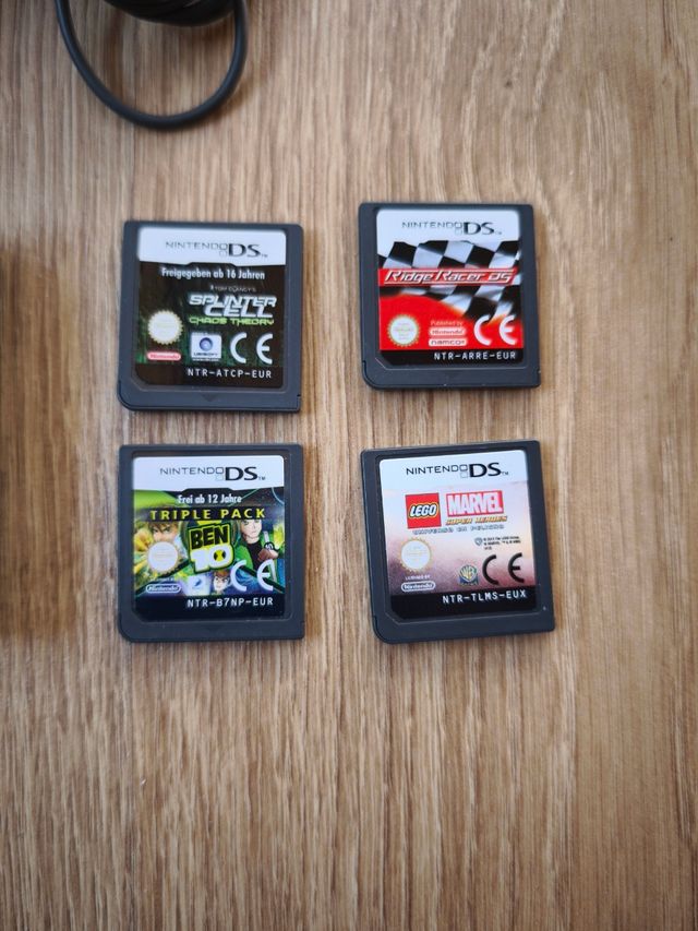 Nintendo DS Lite con 4 juegos y cargador original