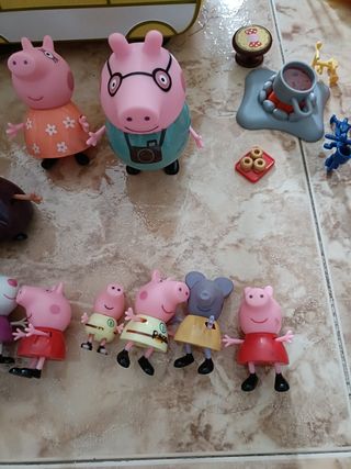 Peppa pig casa, caravana , médico, escuela y muñe