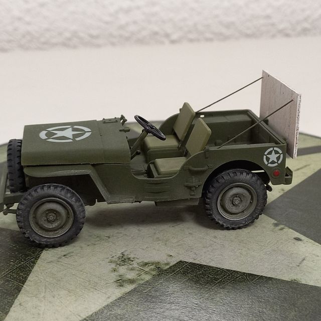Maqueta  de jeep willis de aeropuerto
