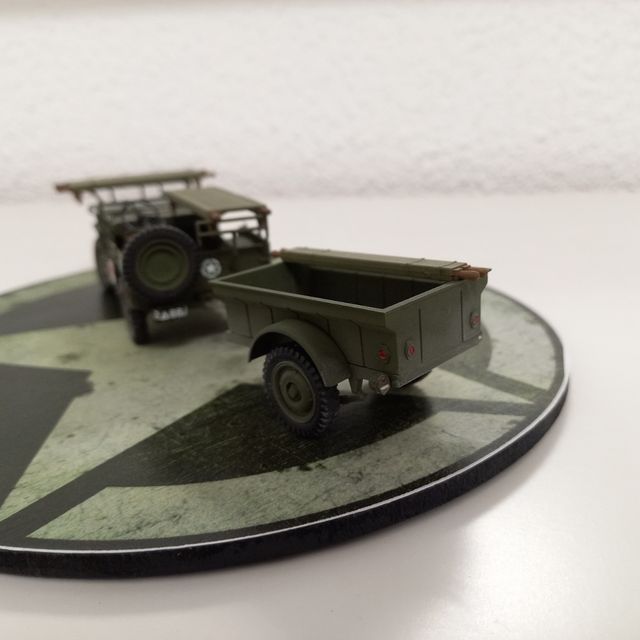 Maqueta jeep  ambulancia