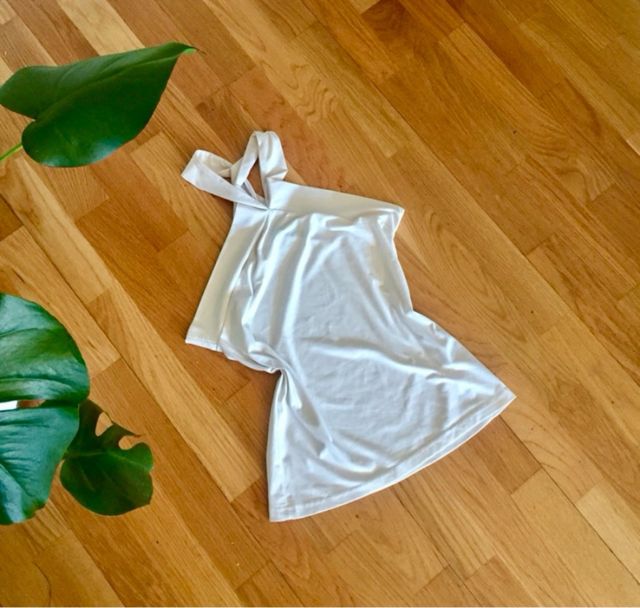 Top blanco de tiras cruzadas