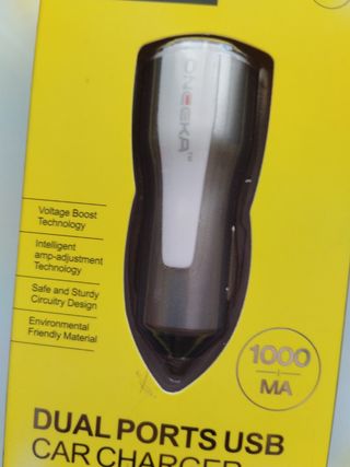 Cargador móvil para coche