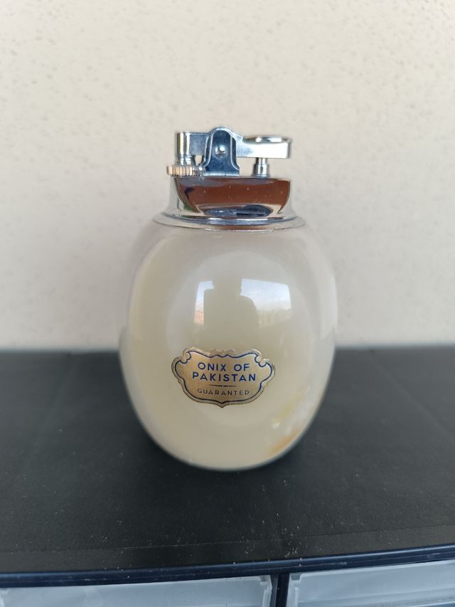 Accendino in alabastro