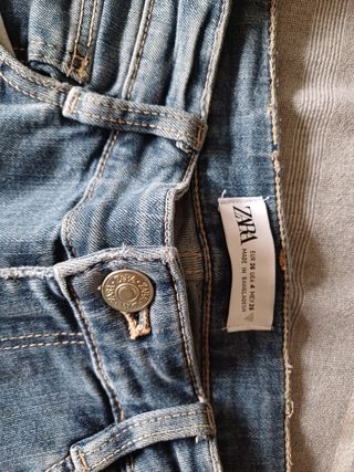 Pantalón vaquero pitillo de Zara