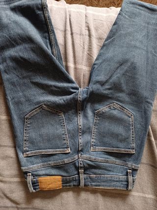 Pantalón vaquero pitillo de Zara