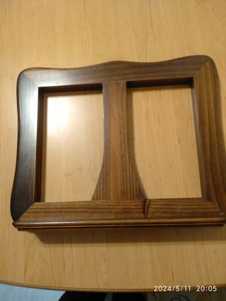 Atril para lectura de libro.