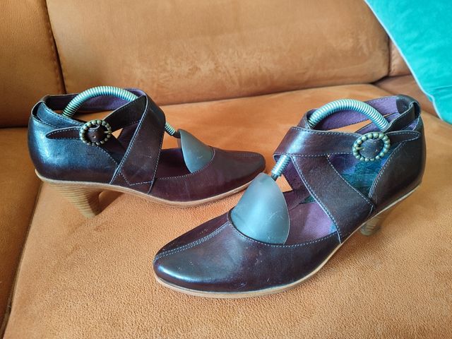 Merceditas cuero tacón Camper