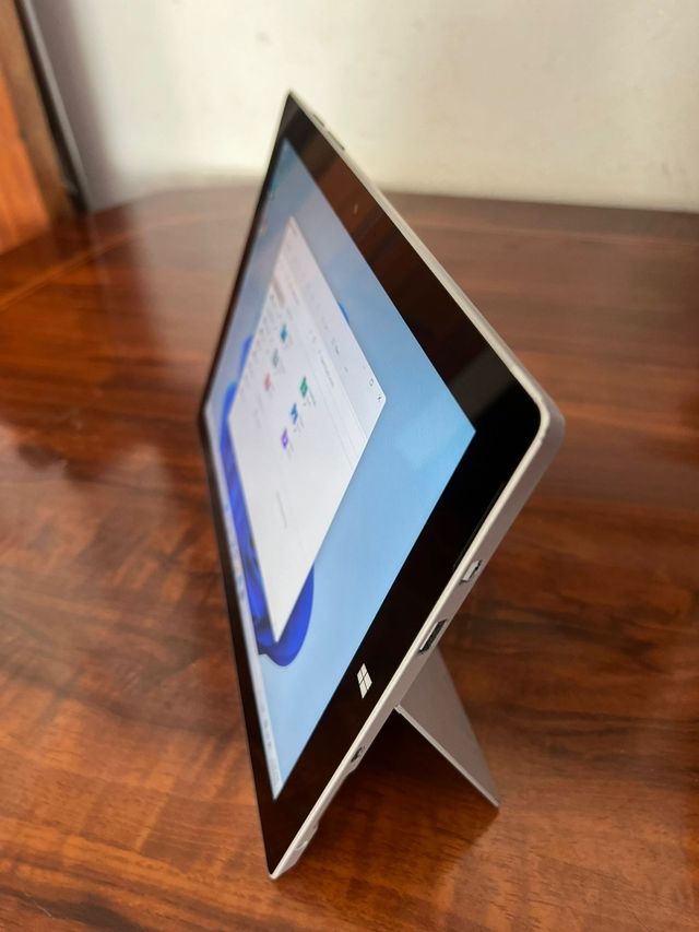 Microsoft surface 3 64GB windows 11 pro