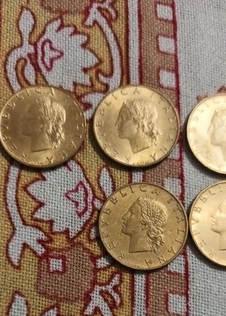 Lotto di 13 monete da 20 lire, Italia