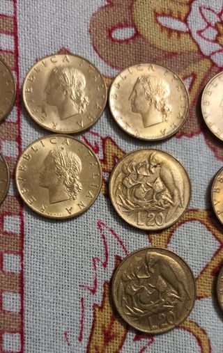Lotto di 13 monete da 20 lire, Italia