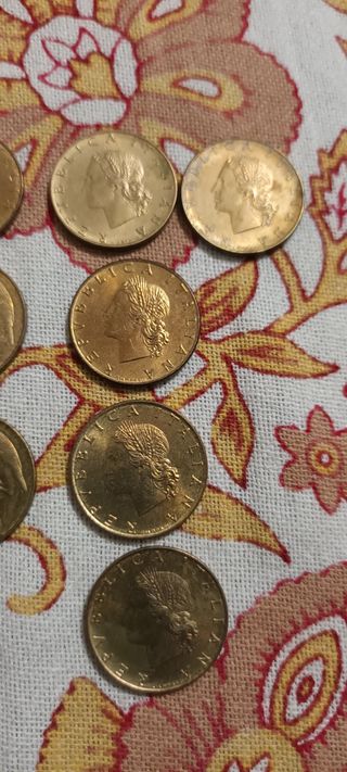 Lotto di 13 monete da 20 lire, Italia