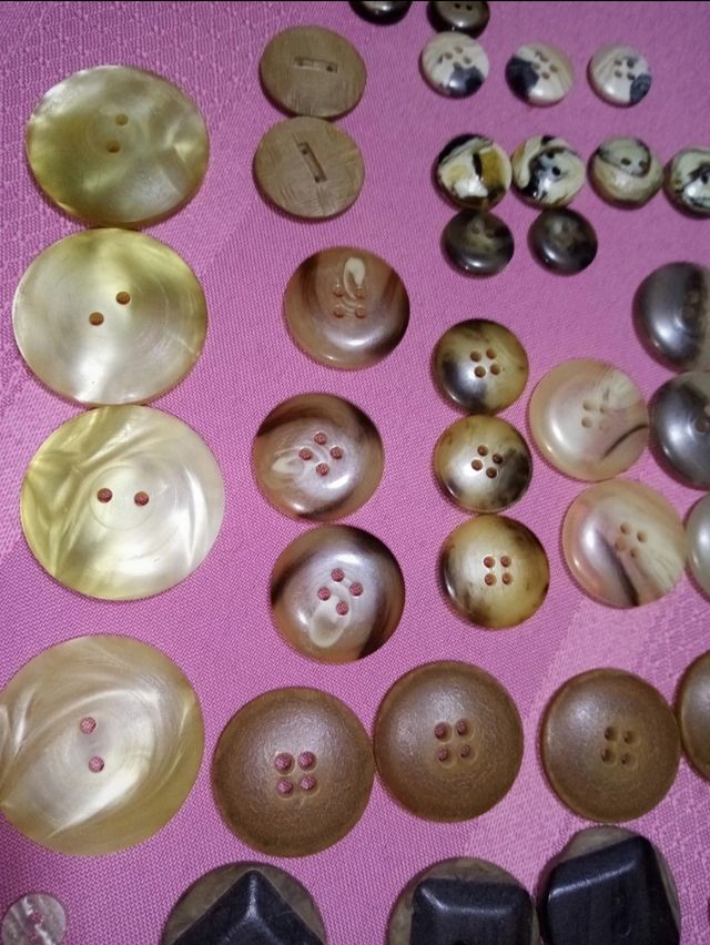 Set bottoni vintage color beige