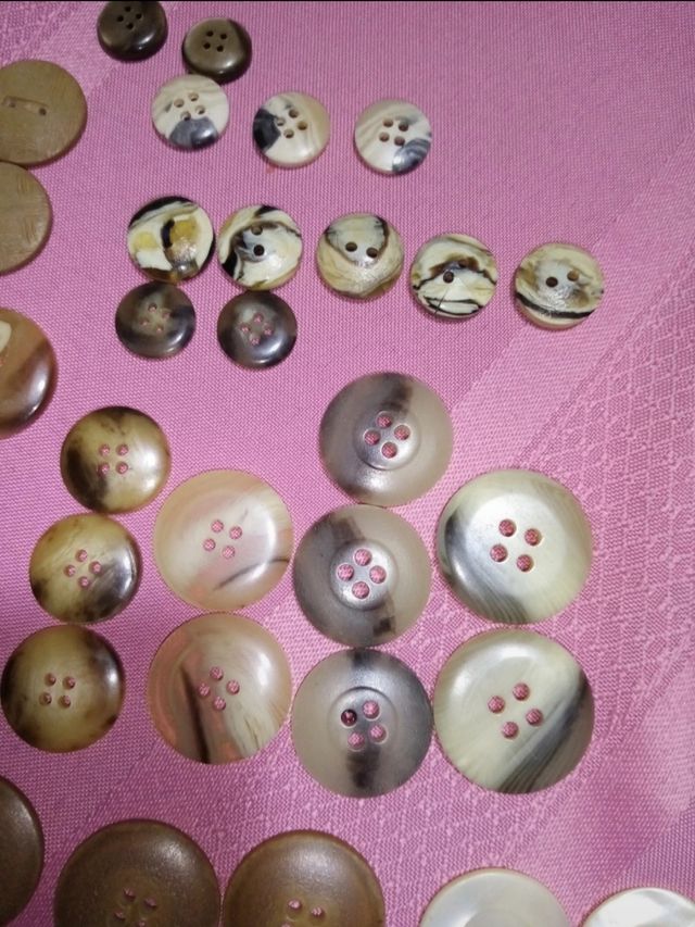 Set bottoni vintage color beige