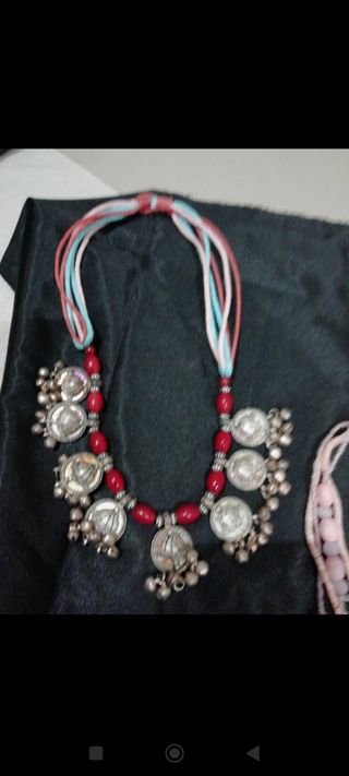 Set di collane,e bracciale doppio giro.