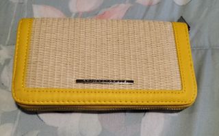 Cartera como nueva Stradivarius 