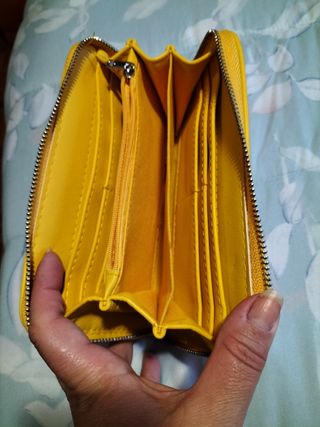 Cartera como nueva Stradivarius 