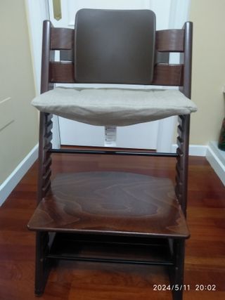 Silla trona para bebé.