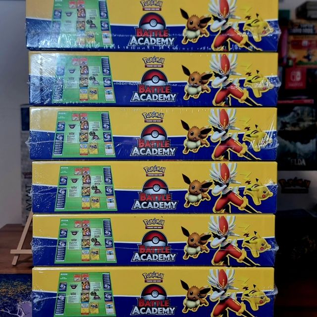 Pokemon TCG Box De Entrenadores Pokemon Precintada