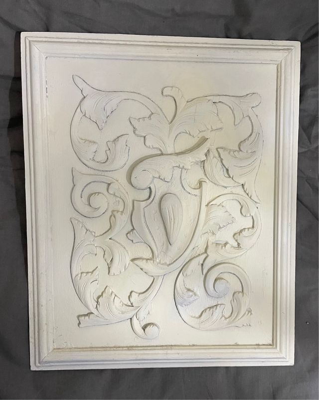 Scultura in legno barocca con rilievo