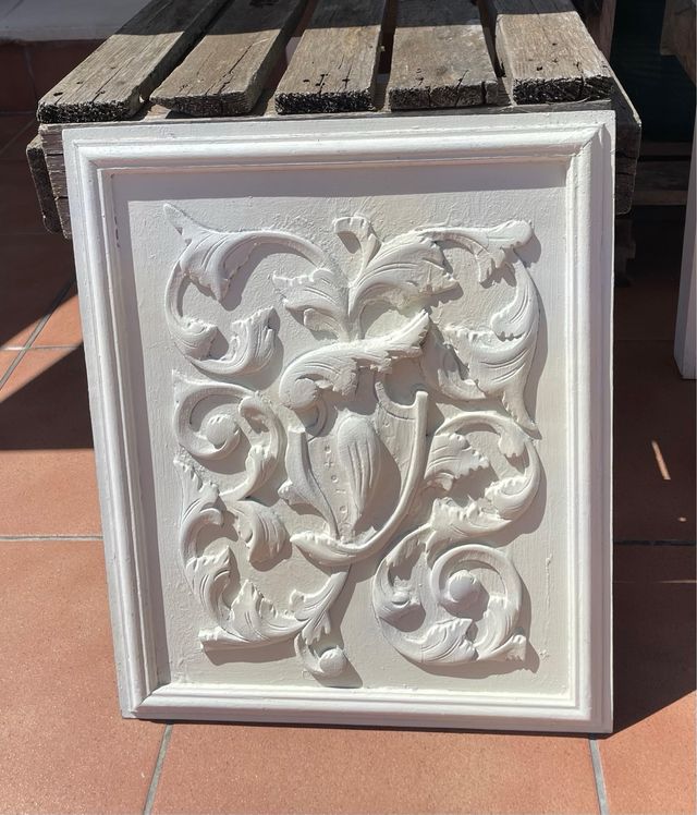 Scultura in legno barocca con rilievo