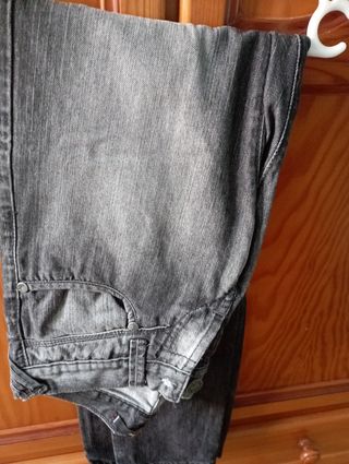 Pantalón vaquero chico