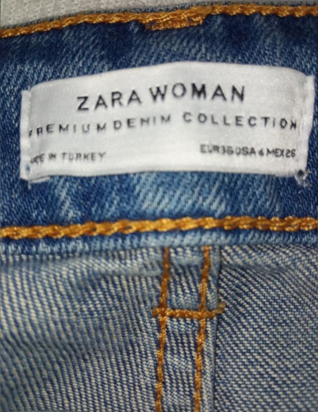 Pantalón vaquero, Zara, talla S-M. 20 €.